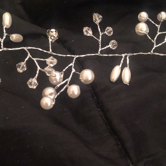 COPY - NWT Hair Garland - Picture 2 of 5